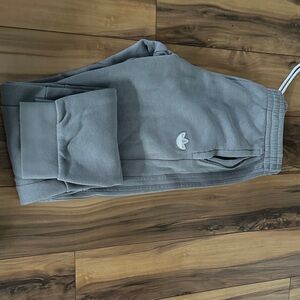 Addidas sweat pants